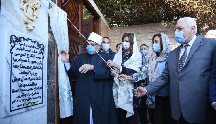 وزيرة الهجرة ومحافظ دمياط يشاركون وزير الاوقاف في افتتاح مساجد برأس البر
