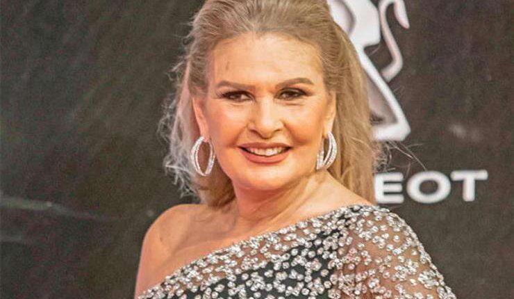 النجمة يسرا