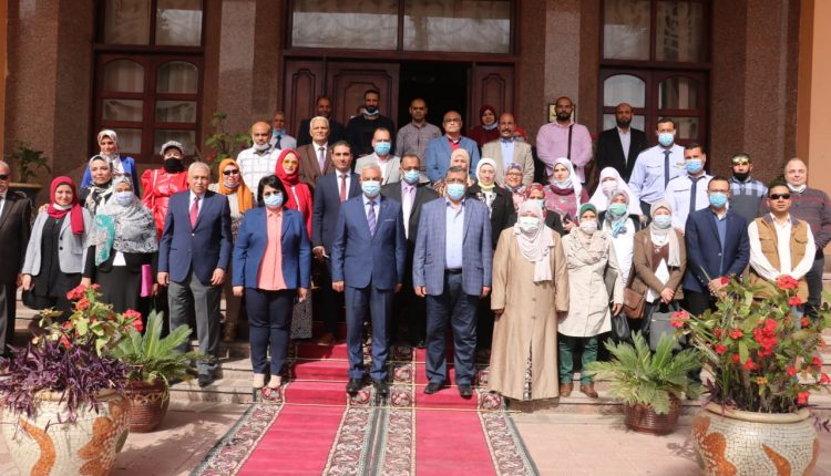 فريق الجودة ورئيس جامعة المنوفية