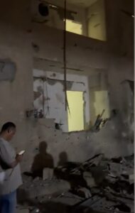 صور اثار انفجار صاروخ على مبنى سكني بطابا 