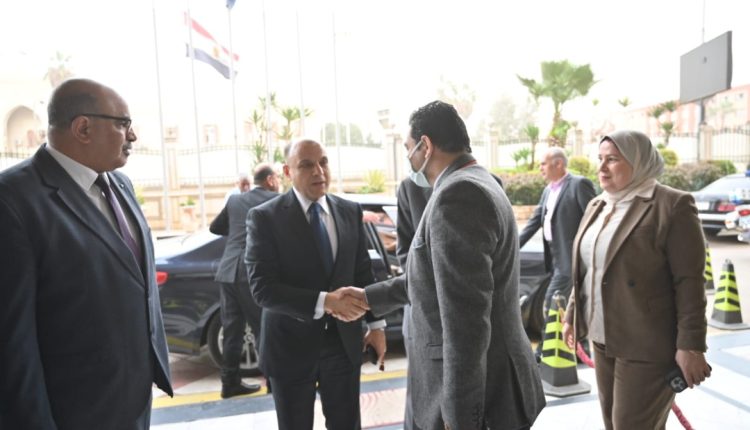 اللواء علاء عبد المعطي محافظ الغربية يباشر مهام منصبه